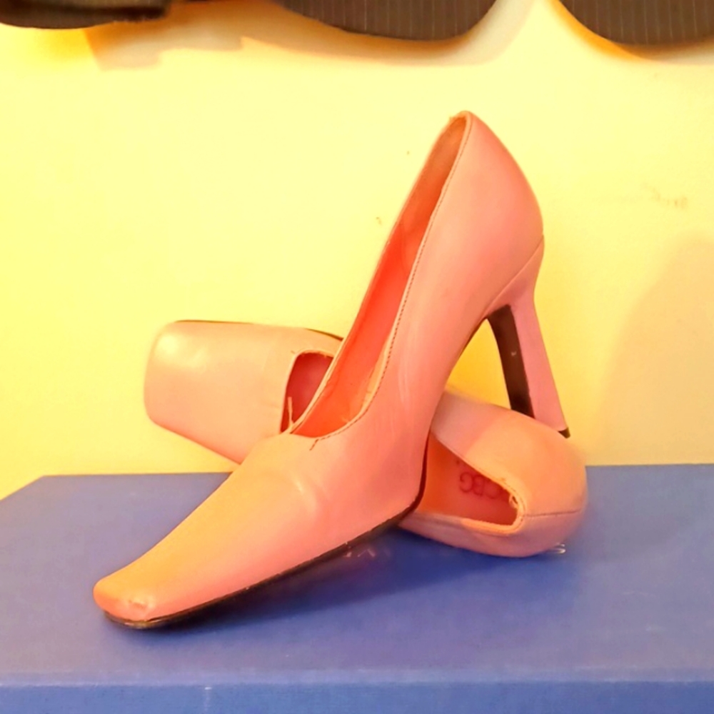 BCBG,Lipstick pink,square toe,high heel pump! Sz.39